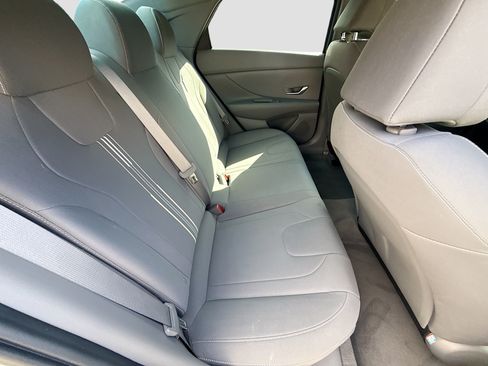 Used 2021 Hyundai Elantra SEL FWD image 25