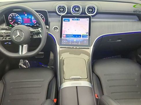 Used 2025 Mercedes-Benz GLC 300 4MATIC image 90