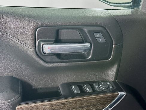 Used 2019 Chevrolet Silverado 1500 RST image 24