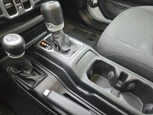 Used 2020 Jeep Wrangler Unlimited Sport S AWD/4WD image 21
