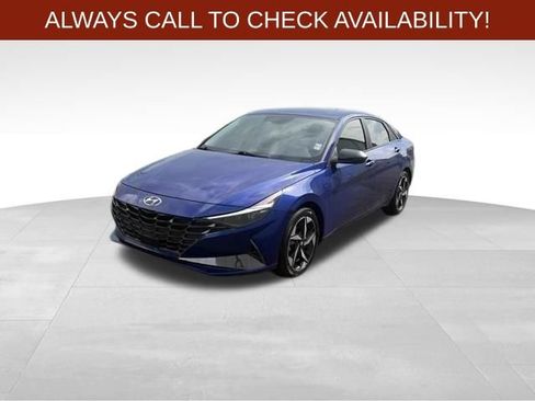 Used 2023 Hyundai Elantra Limited w/ Cargo Package FWD image 3