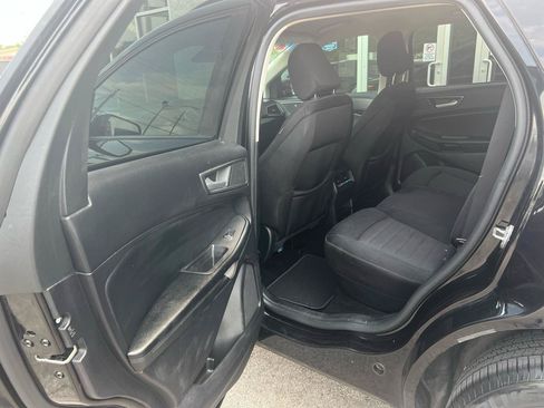 Used 2020 Ford Edge SE FWD image 14