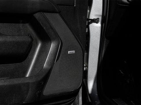 Used 2022 Chevrolet Suburban LT w/ Luxury Package image 48