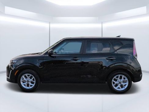 Used 2025 Kia Soul LX w/ LX Technology Package FWD image 6