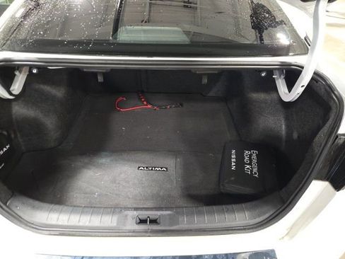Used 2023 Nissan Altima 2.0 SR image 12