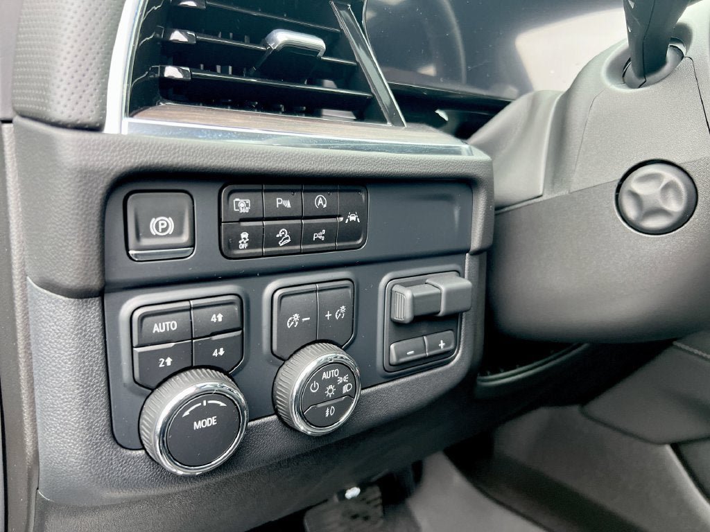 New 2025 Chevrolet Tahoe Premier AWD/4WD image 16