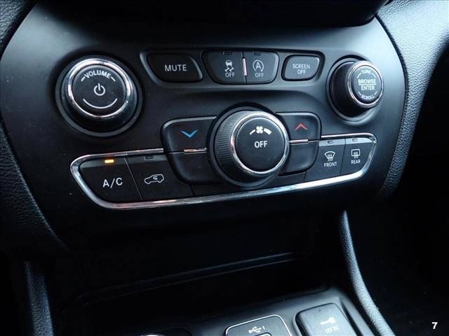 Used 2021 Jeep Cherokee Latitude Lux AWD/4WD image 12