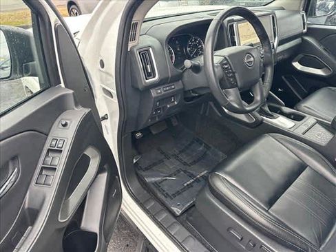 Certified 2025 Nissan Frontier SL image 10