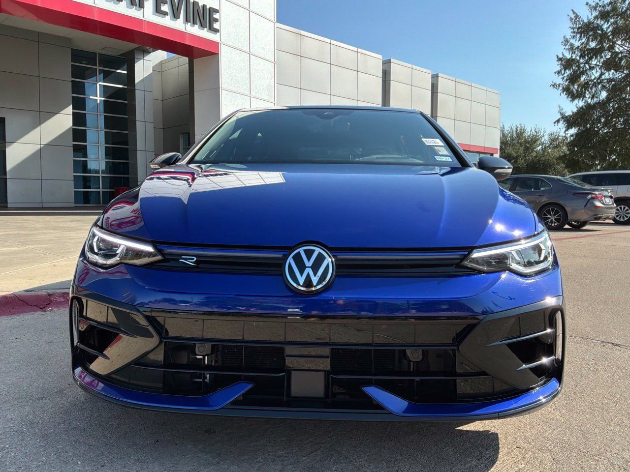 Used 2025 Volkswagen Golf AWD/4WD image 3