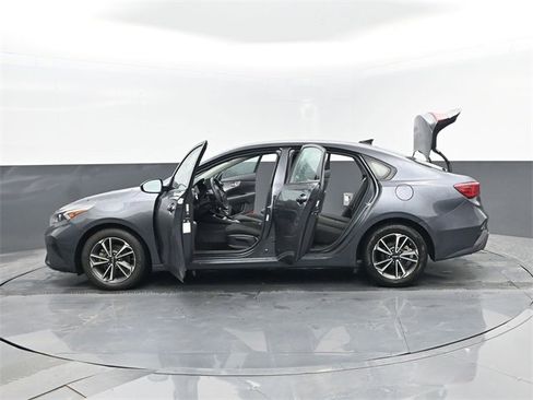 Used 2023 Kia Forte LXS image 28