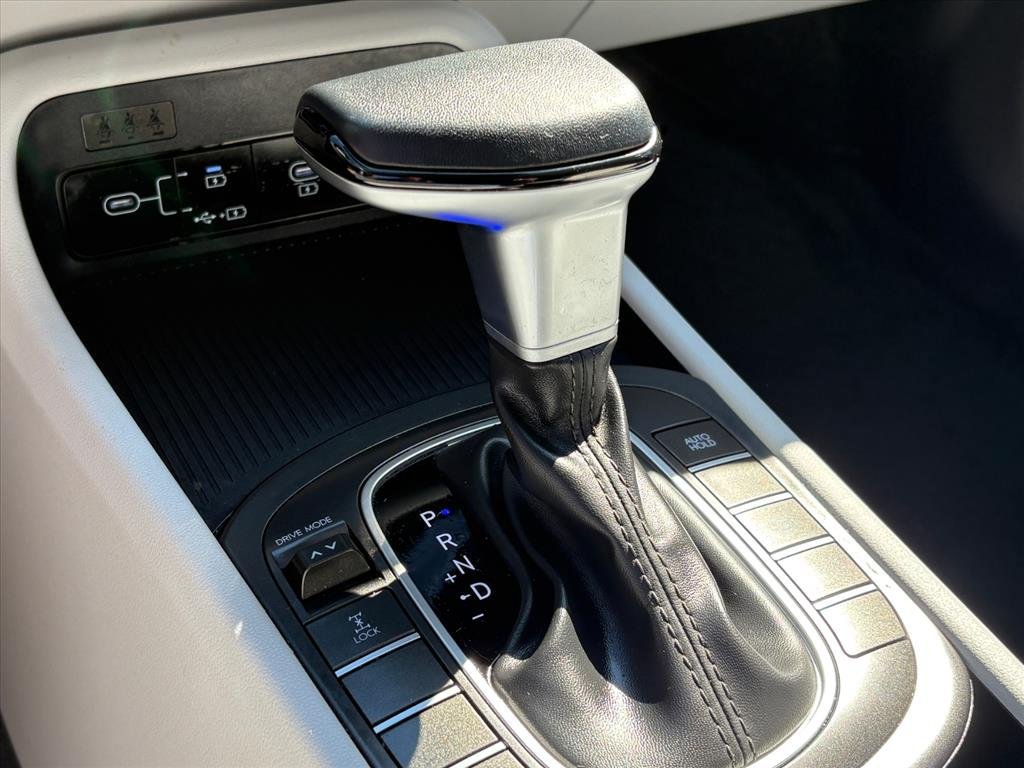 Certified 2025 Hyundai Kona SEL AWD/4WD image 22