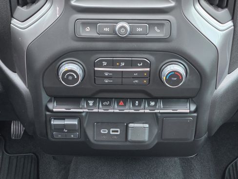 Used 2023 Chevrolet Silverado 2500 Custom w/ Custom Value Package image 17