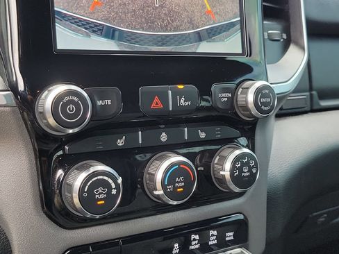 Used 2025 RAM 1500 Big Horn AWD/4WD image 17
