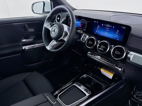 New 2026 Mercedes-Benz GLB 250 image 15