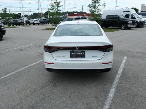 Used 2023 Honda Accord EX-L image 8