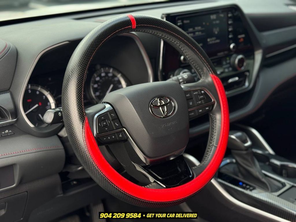 Used 2021 Toyota Highlander XSE FWD image 18