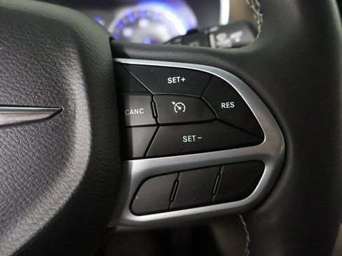 Used 2023 Chrysler Voyager LX image 33