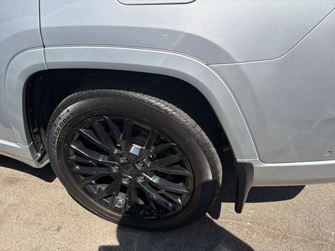 Used 2023 Jeep Grand Cherokee L Summit AWD/4WD image 14