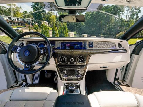 Used 2020 Rolls-Royce Phantom Sedan RWD image 40