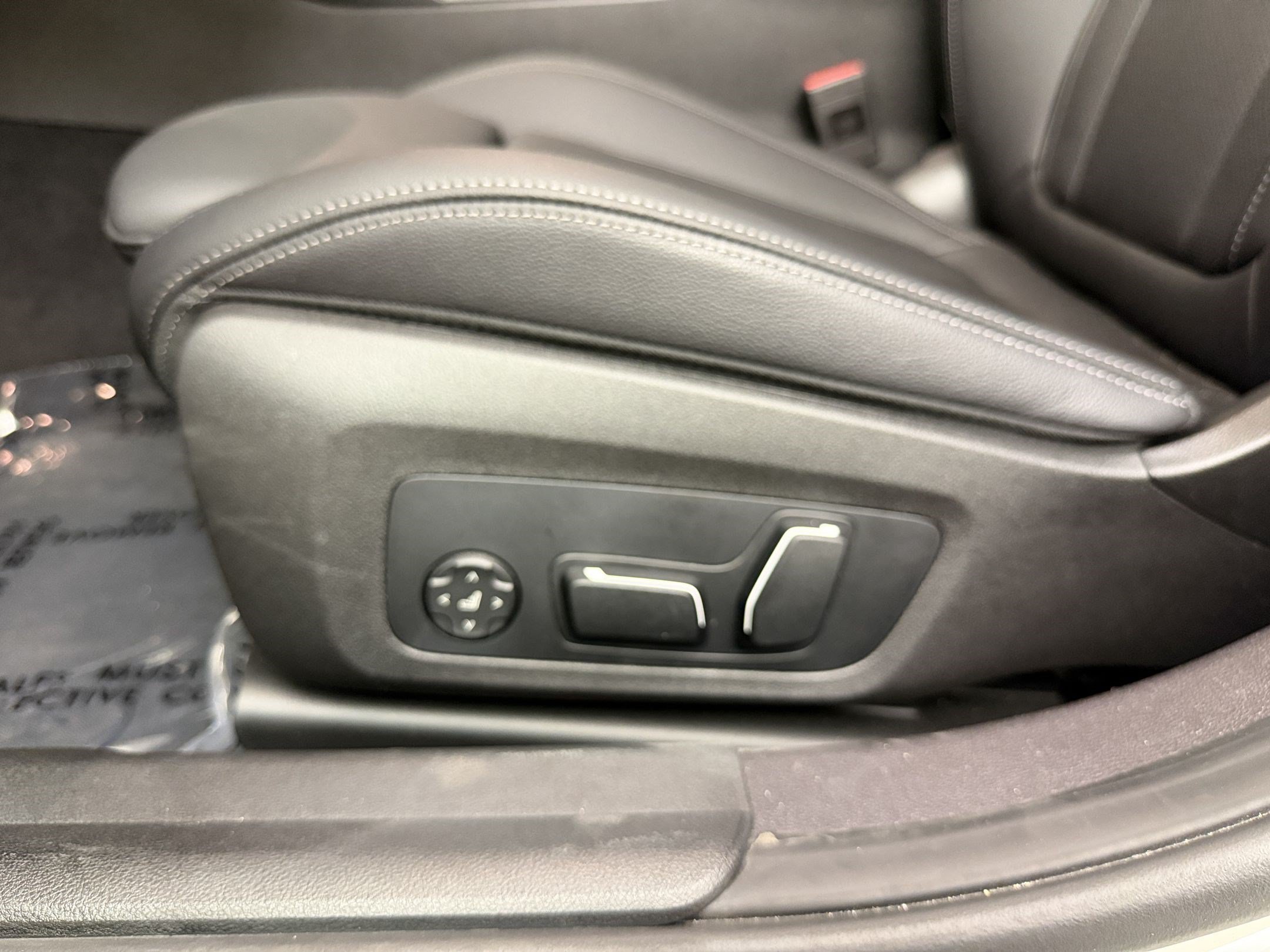 Used 2026 BMW 330i Sedan w/ M Sport Package RWD image 15