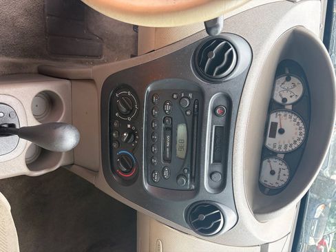 Used 2003 Saturn ION Level 3 w/ Travel Pkg FWD image 13
