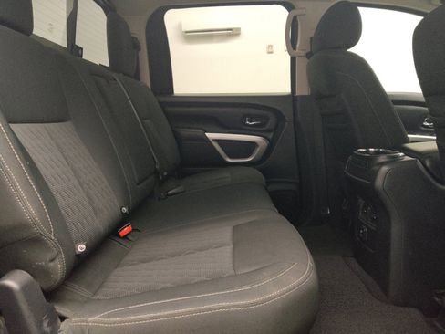 Used 2017 Nissan Titan SV RWD image 19