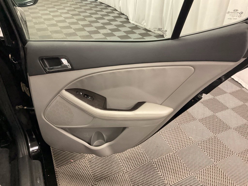 Used 2011 Kia Optima EX FWD image 24