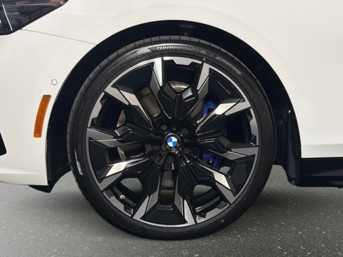 Used 2026 BMW 530i w/ M Sport Package RWD image 12