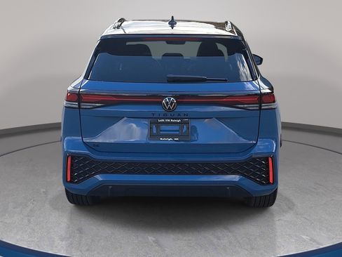 New 2026 Volkswagen Tiguan SE R-Line FWD image 6