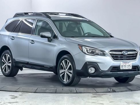 Used 2018 Subaru Outback 3.6R Limited AWD/4WD image 9