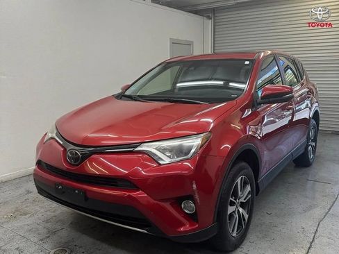 Used 2017 Toyota RAV4 XLE w/ Carpet Mat Package FWD image 3
