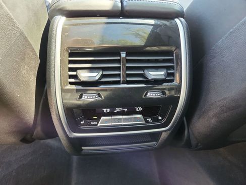 Used 2024 BMW X7 M60i w/ Executive Package AWD/4WD image 27