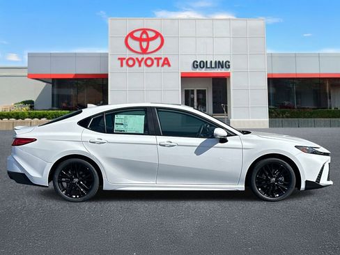 New 2026 Toyota Camry SE FWD image 2