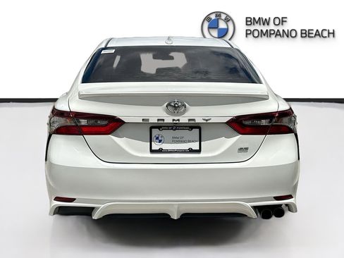 Used 2021 Toyota Camry SE FWD image 4