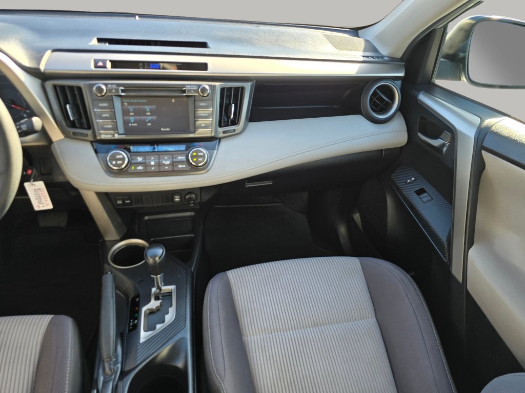 Used 2015 Toyota RAV4 XLE AWD/4WD image 4