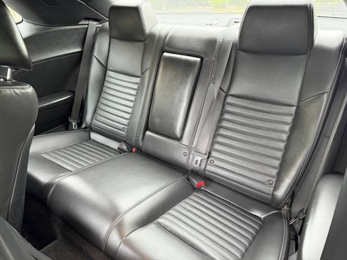 Used 2013 Dodge Challenger R/T RWD image 21