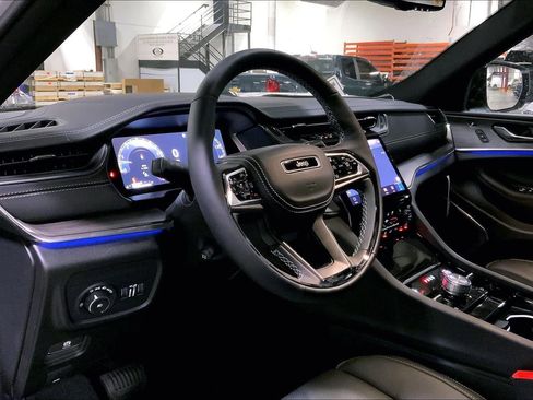 New 2025 Jeep Grand Cherokee Overland w/ Adv Protech Group III AWD/4WD image 7
