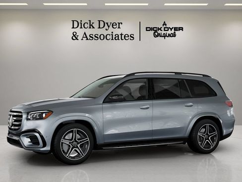 Used 2025 Mercedes-Benz GLS 450 4MATIC image 27