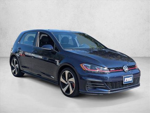 Used 2018 Volkswagen GTI SE FWD image 3