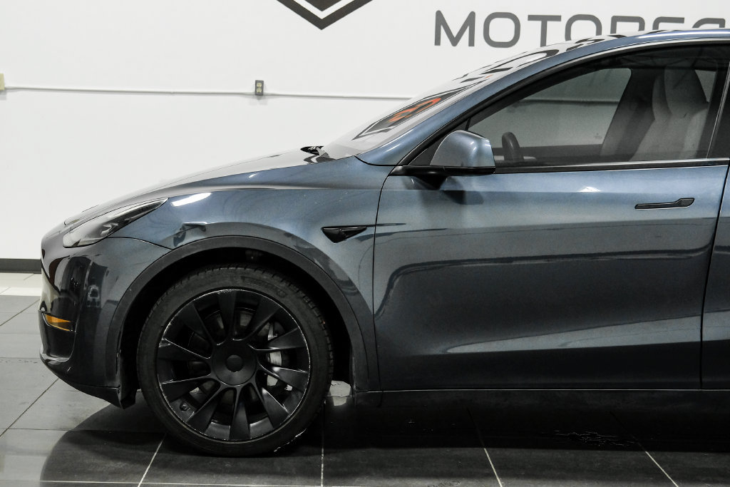 Used 2023 Tesla Model Y Long Range AWD/4WD image 13