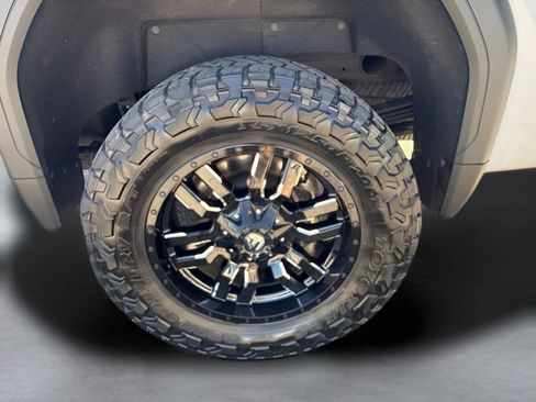 Used 2021 GMC Sierra 2500 AT4 w/ AT4 Premium Plus Package AWD/4WD image 41