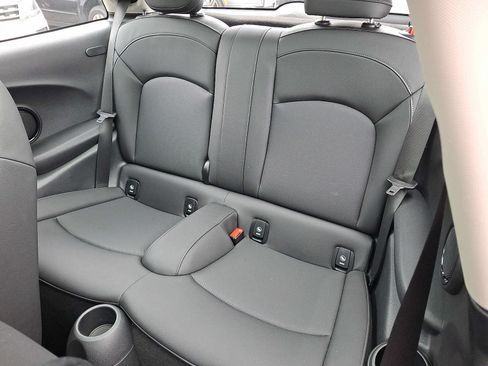 Used 2024 MINI Cooper 2-Door Hardtop FWD image 9