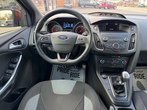 Used 2018 Ford Focus ST image 43
