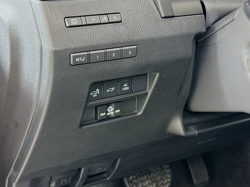 Used 2025 Lexus GX 550 w/ Accessory Package (2T) image 10