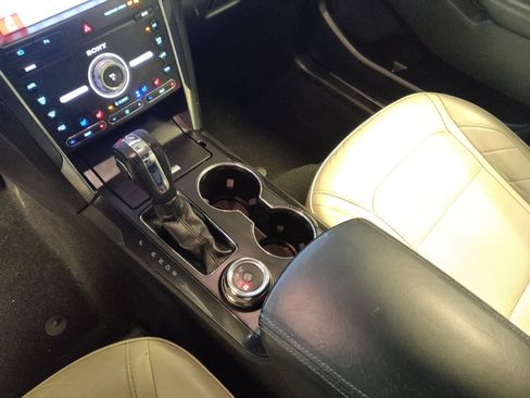 Used 2019 Ford Explorer Limited w/ Limited Luxury Package image 26