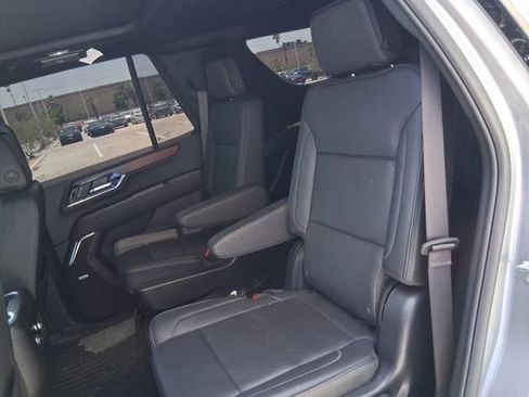 Used 2025 GMC Yukon Denali w/ Sun & Power Step Package AWD/4WD image 15