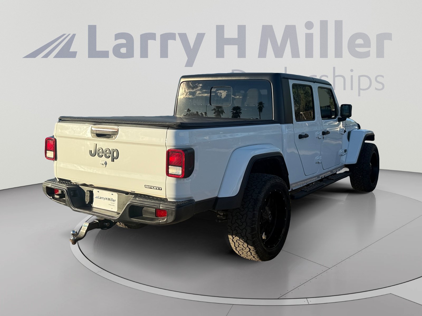 Used 2021 Jeep Gladiator Sport AWD/4WD image 5