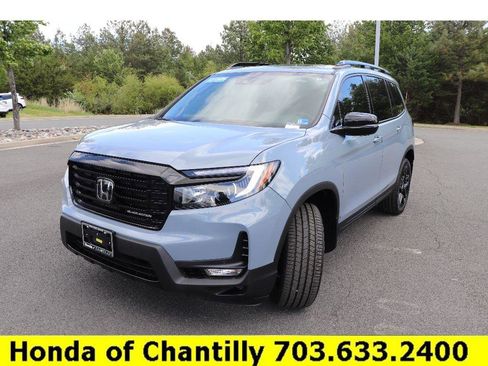 Certified 2024 Honda Passport Black Edition image 3