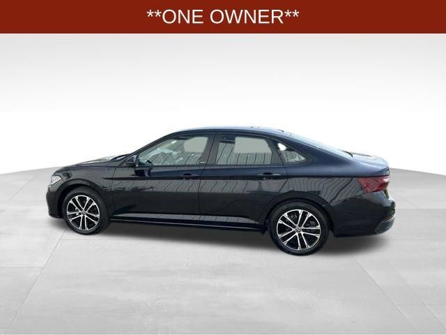 Used 2025 Volkswagen Jetta Sport FWD image 4