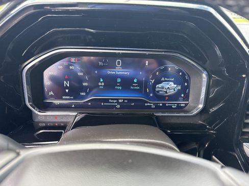 Used 2024 Chevrolet Silverado 1500 LT AWD/4WD image 21